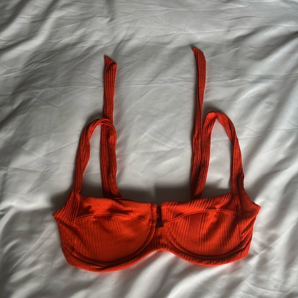 L*SPACE Camilla Pointelle Poppy Underwire Bikini Top Size M - Picture 3 of 10